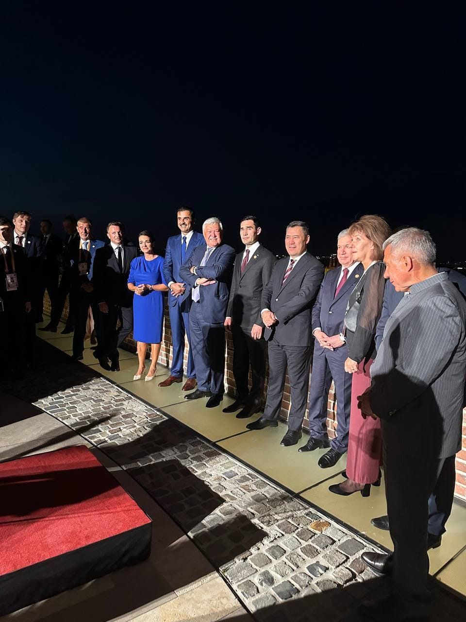 Serdar Berdimuhamedow Budapeştde Ýewropada iň şüweleňli feýerwerke tomaşa etdi