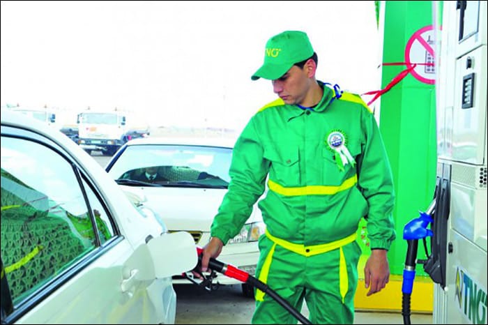 Автолюбители получат кэшбэк 2% при оплате картами банка «Туркменистан» на АЗС