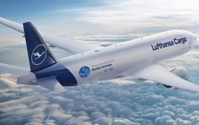 Швейцарская авиакомпания оснастит свои самолеты «акульей кожей»