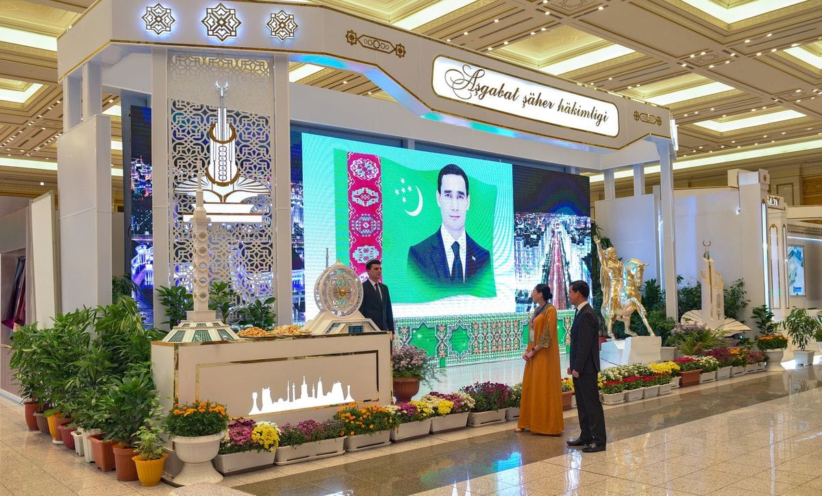 Ашхабадский хякимлик представил свои стенды на Выставке эконмических достижений Туркменистана 