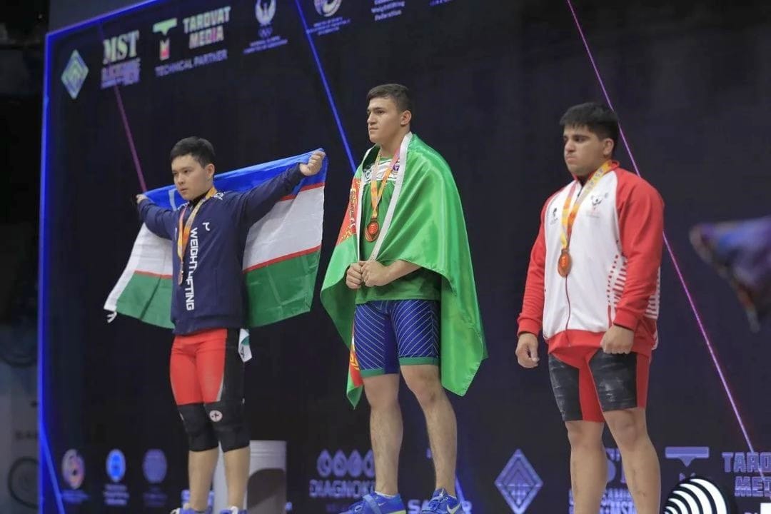 Туркменский тяжелоатлет стал чемпионом Азии среди юношей