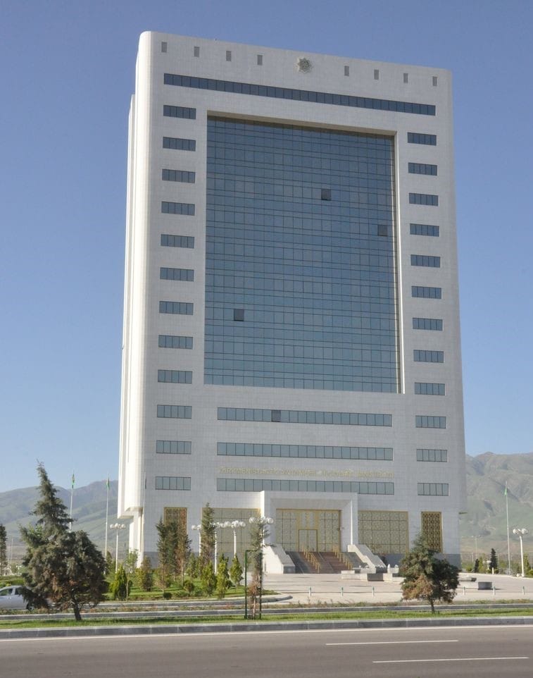 Президент Туркменистана поручил изыскать меры поддержки транспортных агентств в условиях пандемии