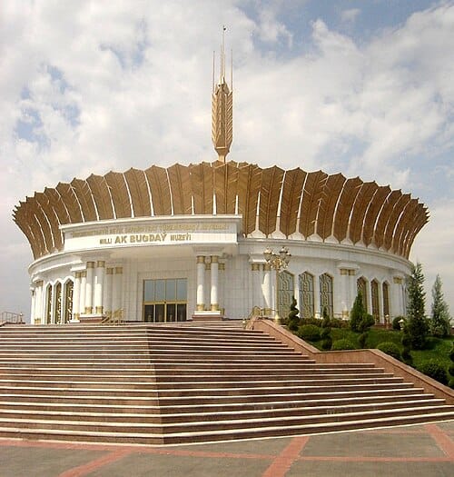 Türkmenistanda «Ak bugdaý» milli muzeýi 20 ýyllygyny belledi