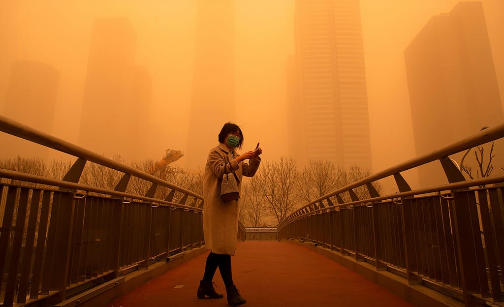 На Пекин обрушилась сильная песчаная буря