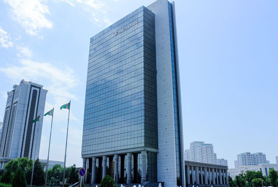 ГКБТ «Дайханбанк» внедрил услуги интернет-банкинга