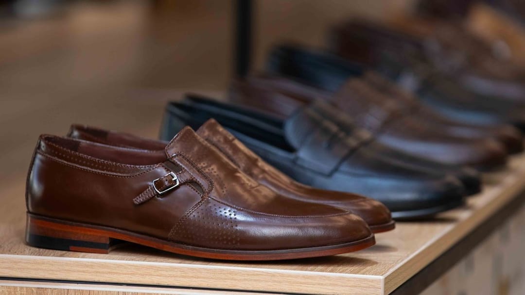 «Röwşen aýakgaplary» dükanlar zynjyry bütin Türkmenistan boýunça aýakgaplara arzanladyş yglan edýär