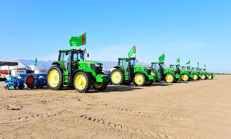 К севу в Туркменистане хлопчатника подключился Дашогузский велаят