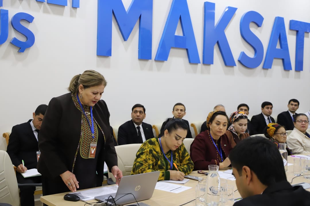 На семинарах в Туркменистане рассмотрена роль Аппарата Омбудсмена в продвижении ЦУР