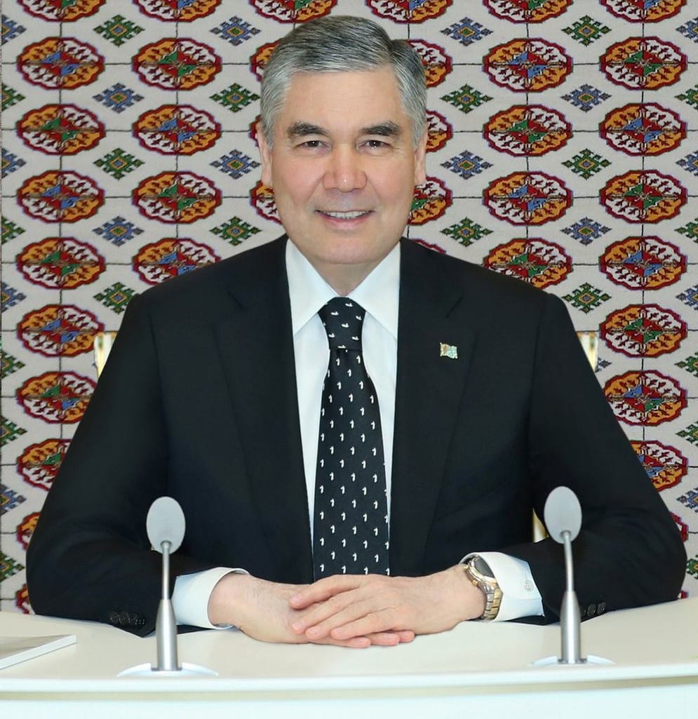 Бердымухамедов поздравил туркменистанцев с 28-й годовщиной введения в обращение маната