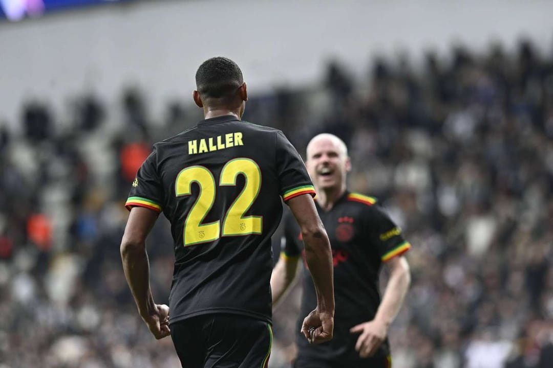 «Бенфика» и «Аякс» провели результативный матч в плей-офф Лиги чемпионов