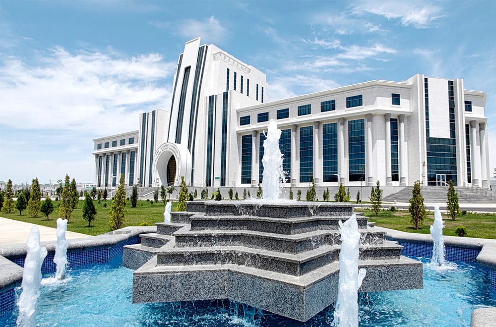 Serdar Berdimuhamedow Arkadag şäherinde guralan baýramçylyk dabaralaryna gatnaşdy