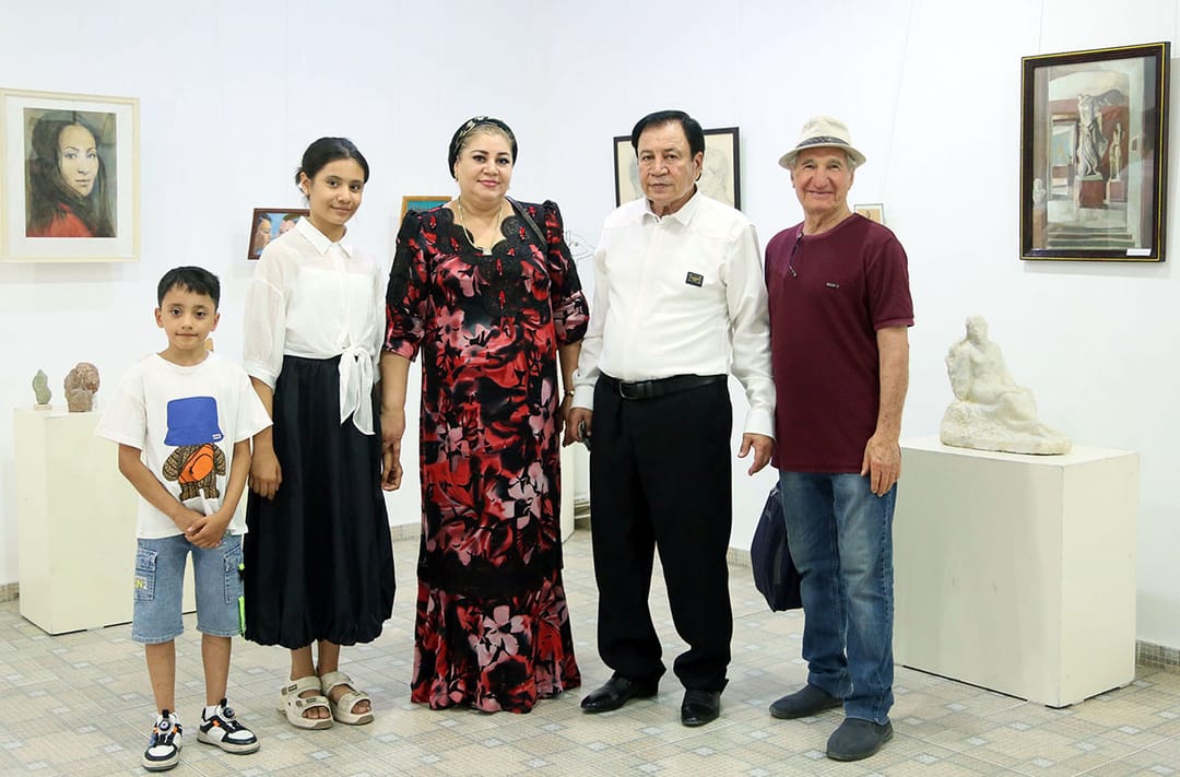 В Ашхабаде открылась юбилейная выставка скульптора Абдымухаммета Орамадова