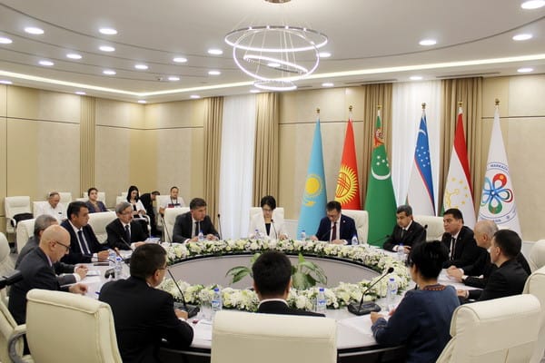 Özbek-türkmen hyzmatdaşlygynda ulag-logistika ulgamyny ösdürmegiň möhümdigi bellenildi