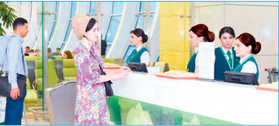 В международном аэропорту Ашхабада появились стойки самостоятельной регистрации