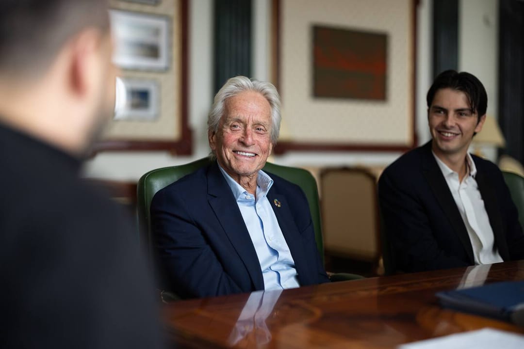 Maýkl Duglas kino dolanmak islemeýär