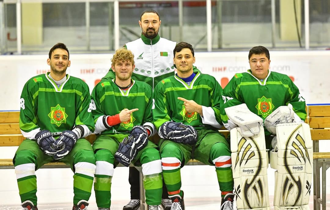Хоккеисты сборной Туркменистана одержали победу на ЧМ в Турции