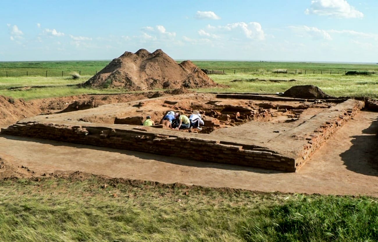 Археологи нашли пролежавшего под землей 400 лет «вампира» 