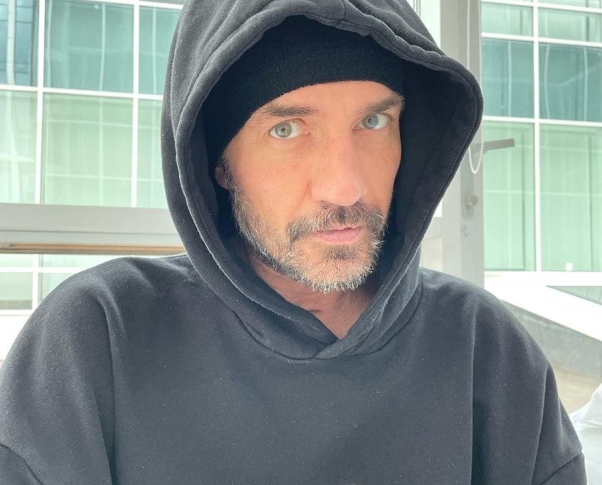 Roman Kostomarov posted a video of his training on prostheses