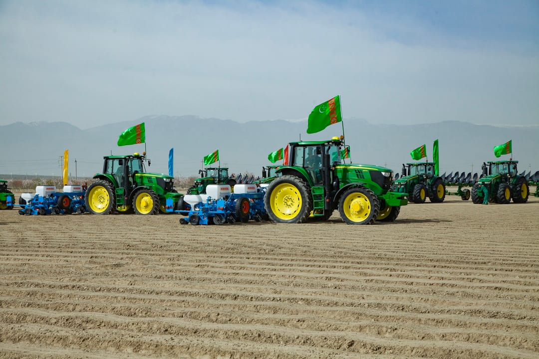 Сердар Бердымухамедов дал указание провести посевные кампании хлопчатника на высоком уровне