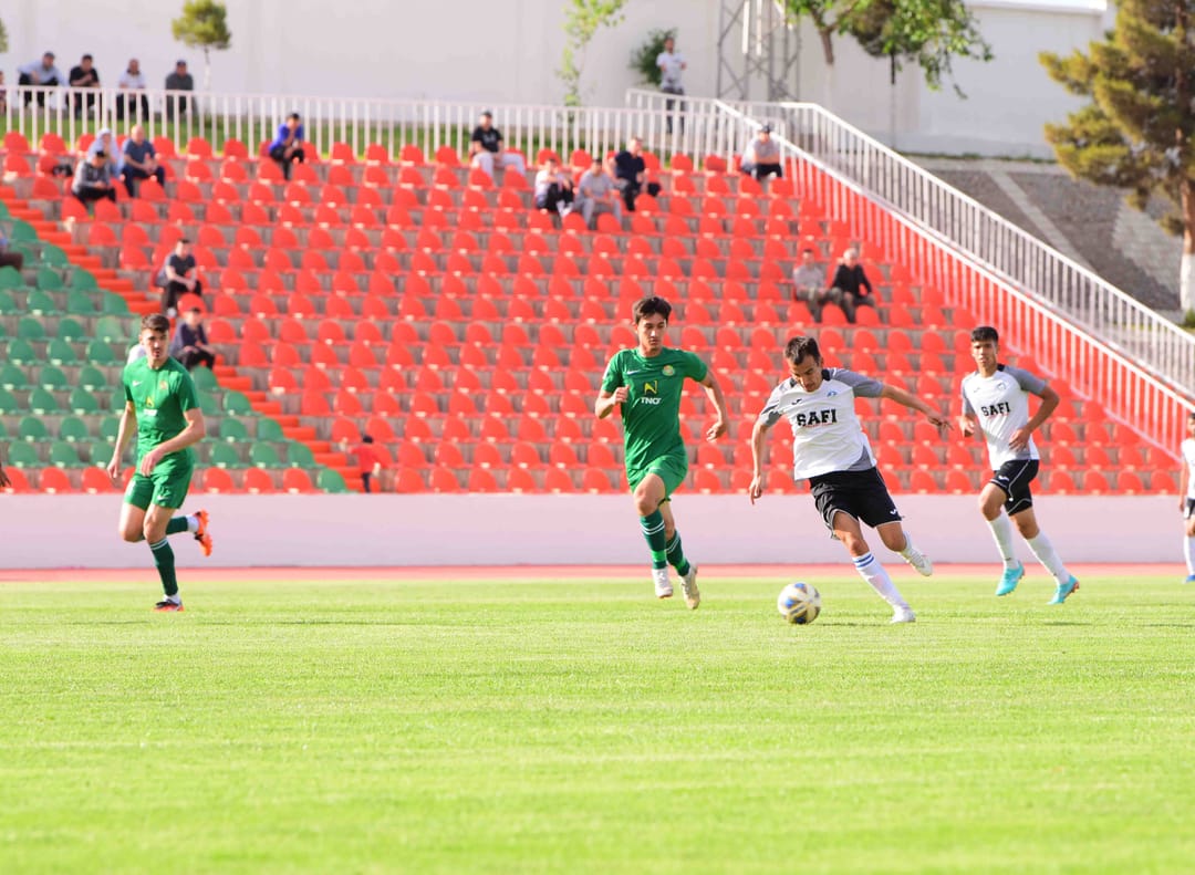 «Ахал» обыграл «Энергетик» благодаря голу Эсенова