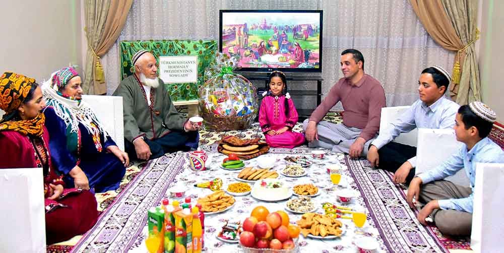 Lebaply çopanyň maşgala agzalaryna Türkmenistanyň Prezidentiniň sowgatlary gowşuryldy
