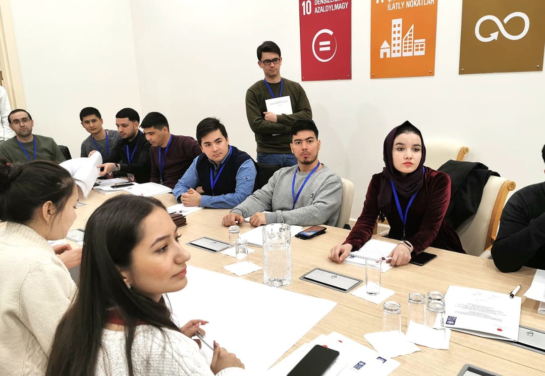 В Туркменистане для молодежи проведены бесплатные семинары по основам предпринимательства