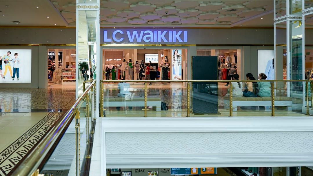 Aşgabatdaky «LC Waikiki» dükanyna ýazky egin-eşik toplumy gelip gowuşdy