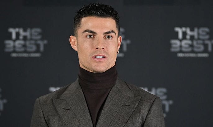 Ronaldu:  — Men Ten Haga hormat goýamok