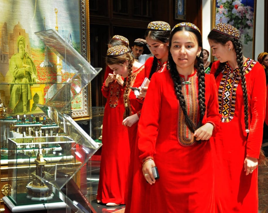 Выставка “Культура - духовное богатство народа” открылась в Государственном музее Туркменистана 