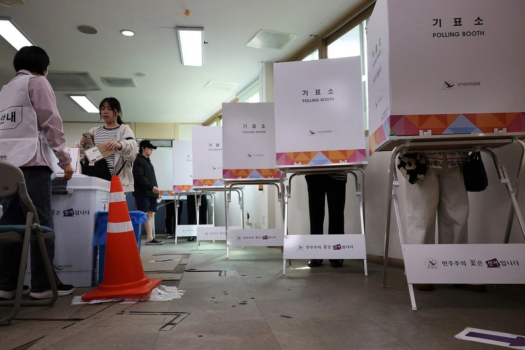 Güney Kore'de 3 Haziran'daki başkanlık seçimine erken oy verme sürecinde rekor katılım sağlandı