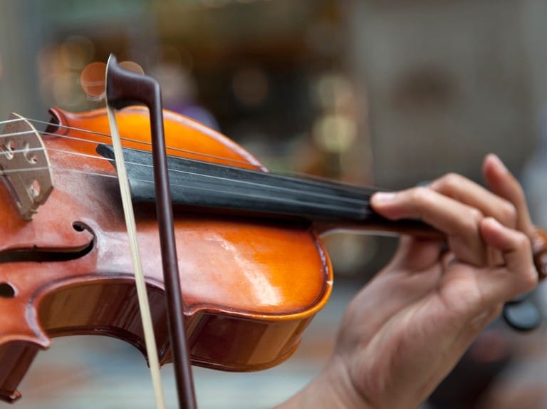 The violin in the amount of 100 thousand euro was found in the rubbish bin of Paris