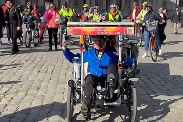 Belgiýaly welosipedli Brýusselden Şanhaýa ugrady