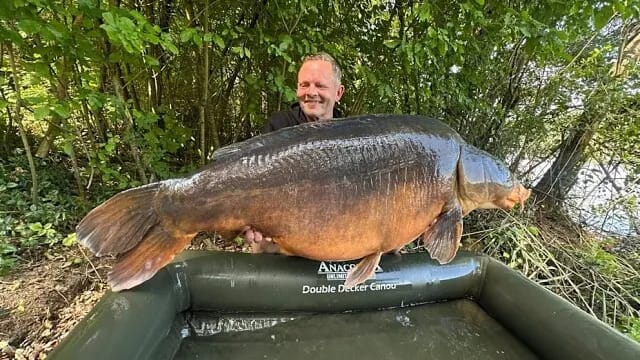 Germaniýaly balykçy agramy 40 kilogramdan geçýän zagara tutdy
