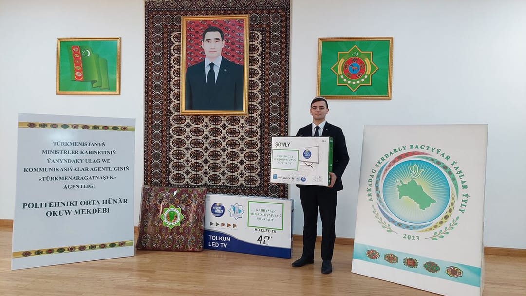 Aragatnaşykçy ýaşlar türkmen halkynyň Milli Lideriniň we Türkmenistanyň Prezidentiniň sowgatlaryna mynasyp boldular