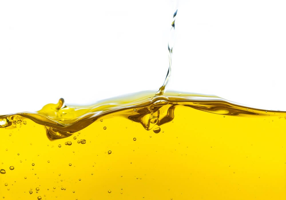 Биржа Туркменистана зафиксировала новые сделки на закупку базового масла и хлопчатобумажной пряжи