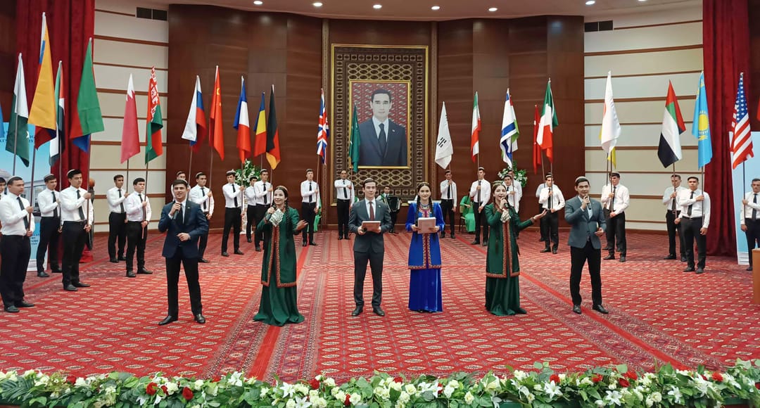 «Parahatçylygyň ýaş çaparlary» akyl-paýhas bäsleşiginiň ýeňijileri belli boldy