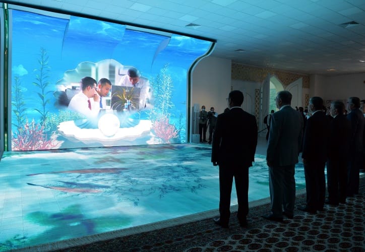 Лидеры центральноазиатской "пятерки" посетили выставку национальных товаров в Туркменбаши