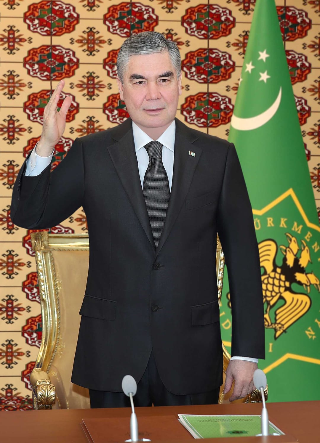 Глава Туркменистана вручил государственные награды сотрудникам силовых ведомств