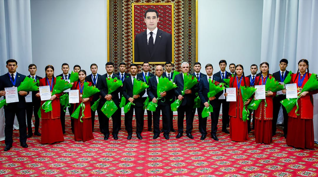 Türkmenistanly talyplar Polşada geçirilen matematika bäsleşiginde 30 medal gazandylar