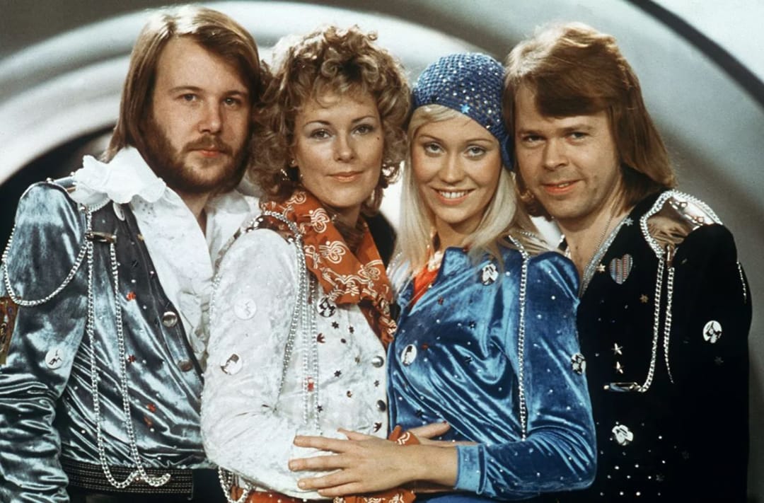 ABBA gaýdyp gelýär