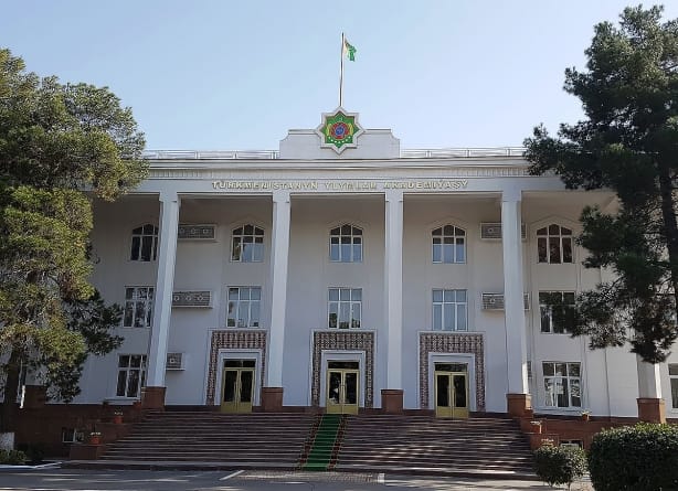 Научно-исследовательские учреждения в Туркменистане перейдут на хозрасчёт