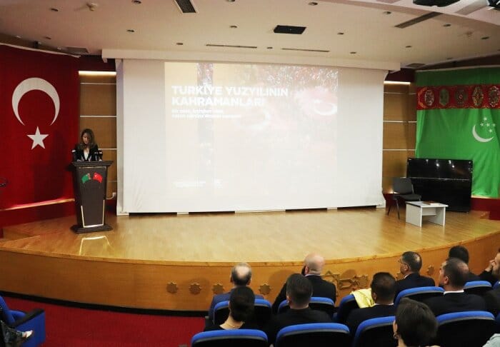 В Туркменистане отметили День демократии и национального единства Турции