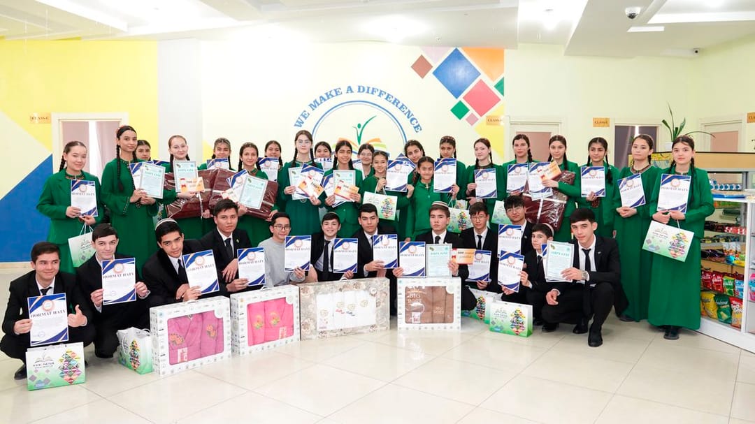 Päk Nesil education centre celebrates its students' triumph in Foreign Language Competition