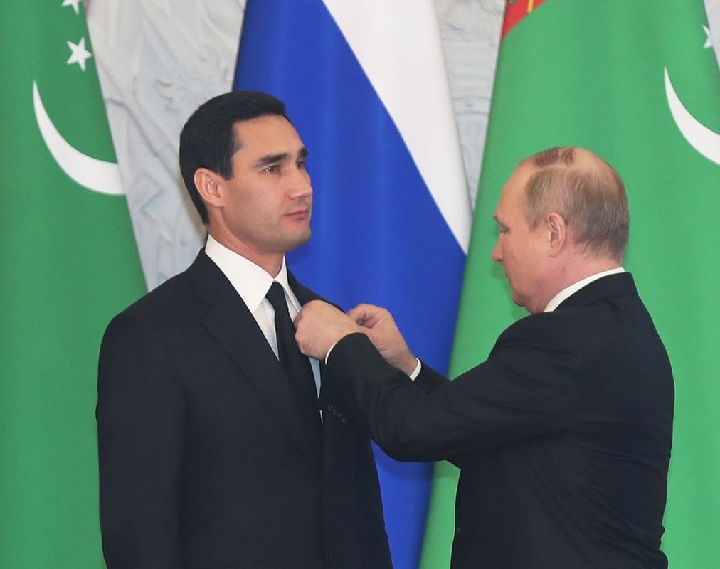 Wladimir Putin Serdar Berdimuhamedowy «Dostluk» ordeni bilen sylaglady