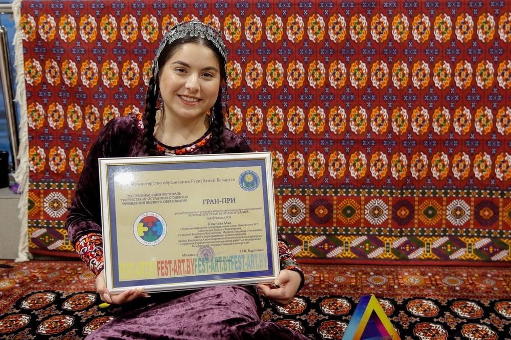 Метаморфозы туркменской спортсменки Маи Клычевой – из фигурного катания в юристы и актрисы 