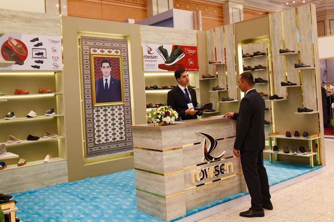 IE Röwşen demonstrates its products at the exhibition of achievements in honor of Independence Day