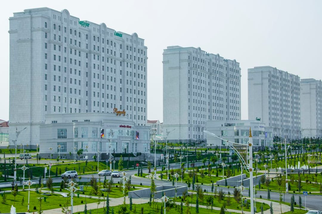 В Туркменистане на аукцион выставлено 25 объектов государственной собственности