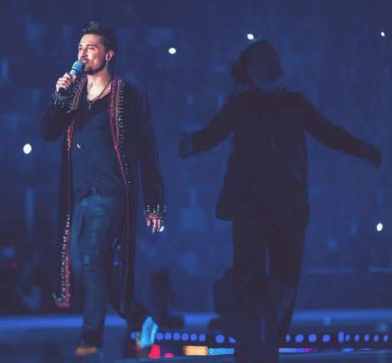 Российские певцы Дима Билан и Нюша вылетели в Ашхабад на гастроли