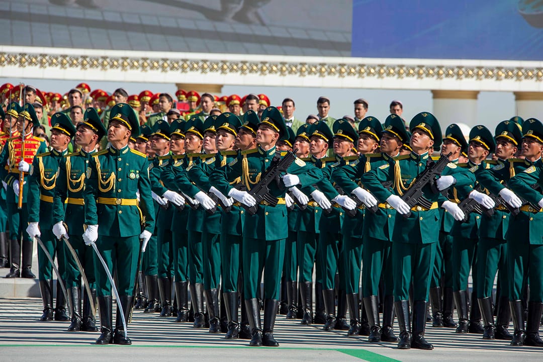 Aşgabatda dabaraly baýramçylyk ýörişi badalga aldy