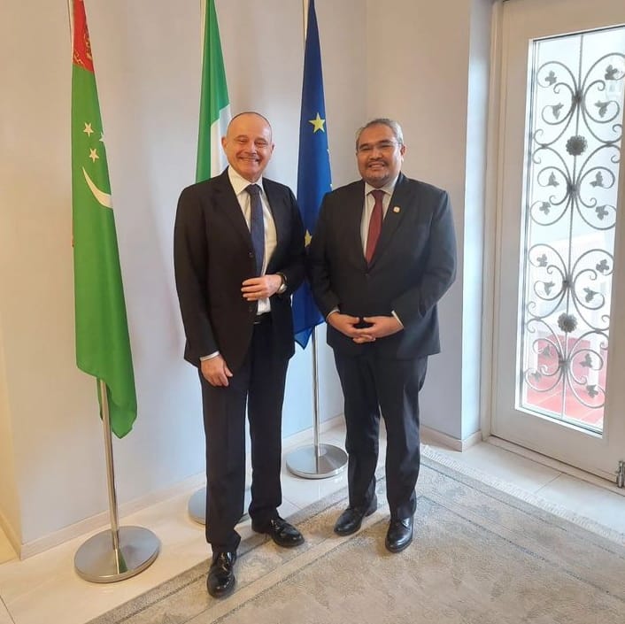 В Ашхабаде состоялась встреча послов Италии и Малайзии